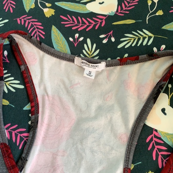 Lot of Three Tank Tops - Picture 4 of 4